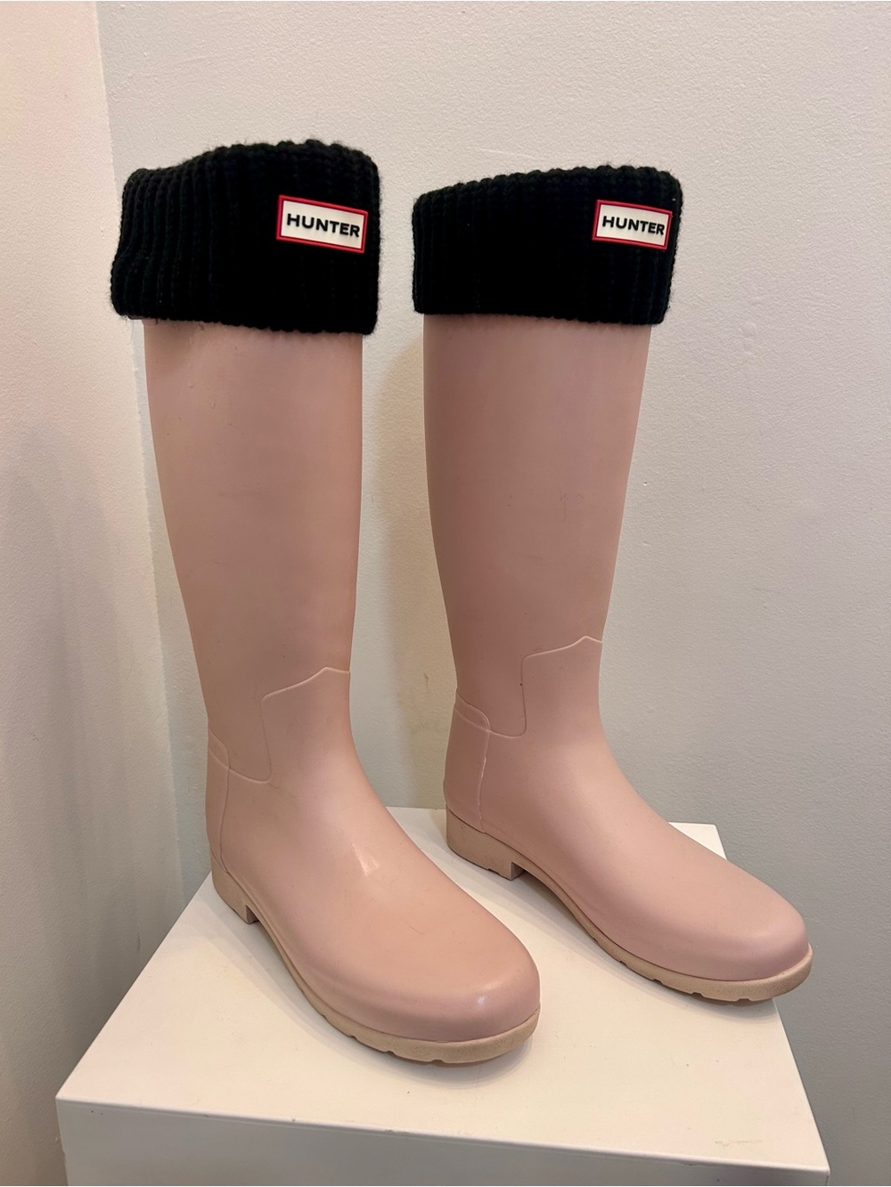 Hunter Women's Blush Pink Tall Rain Boots with Black Fleece Wellies Boot Liners